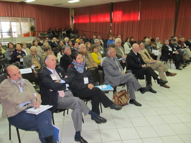 Plenaria tuvo una gran asistencia de público, que se instruyo y participó.