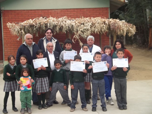 Alumnos Escuela La Loma de la Vega junto a Docentes y RCO