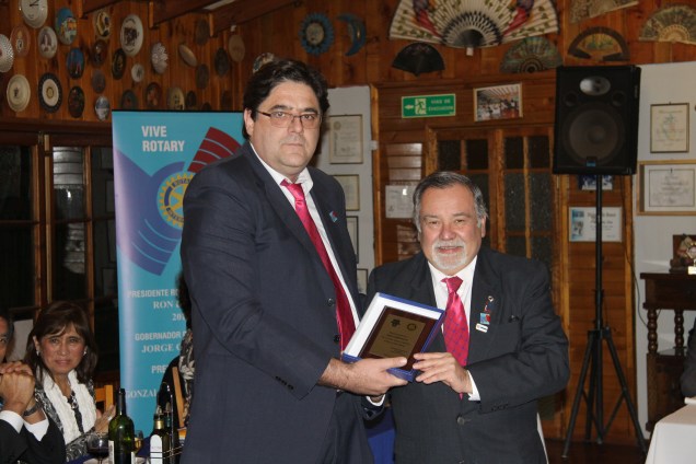 RC Olmué entrega reconocimiento a AG Juan Cambiaso