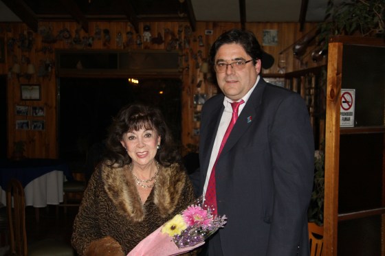 RC Olmué entrega reconocimiento a María Elba Sabugal