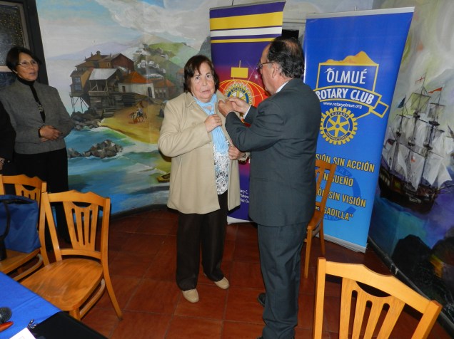 Entrega Pin Pastpresident: Jorge a Oriana